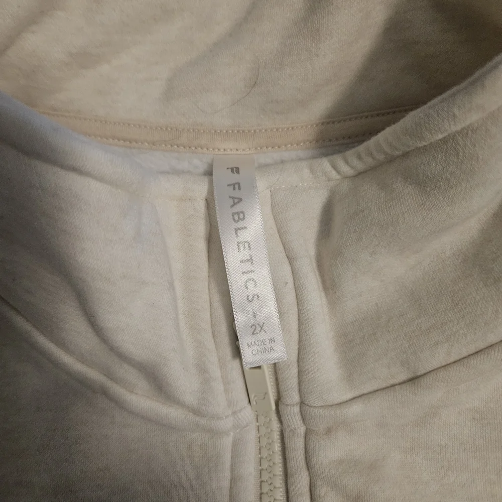 Fabletics Off-White 2 Pc Set - Picture 3 of 5